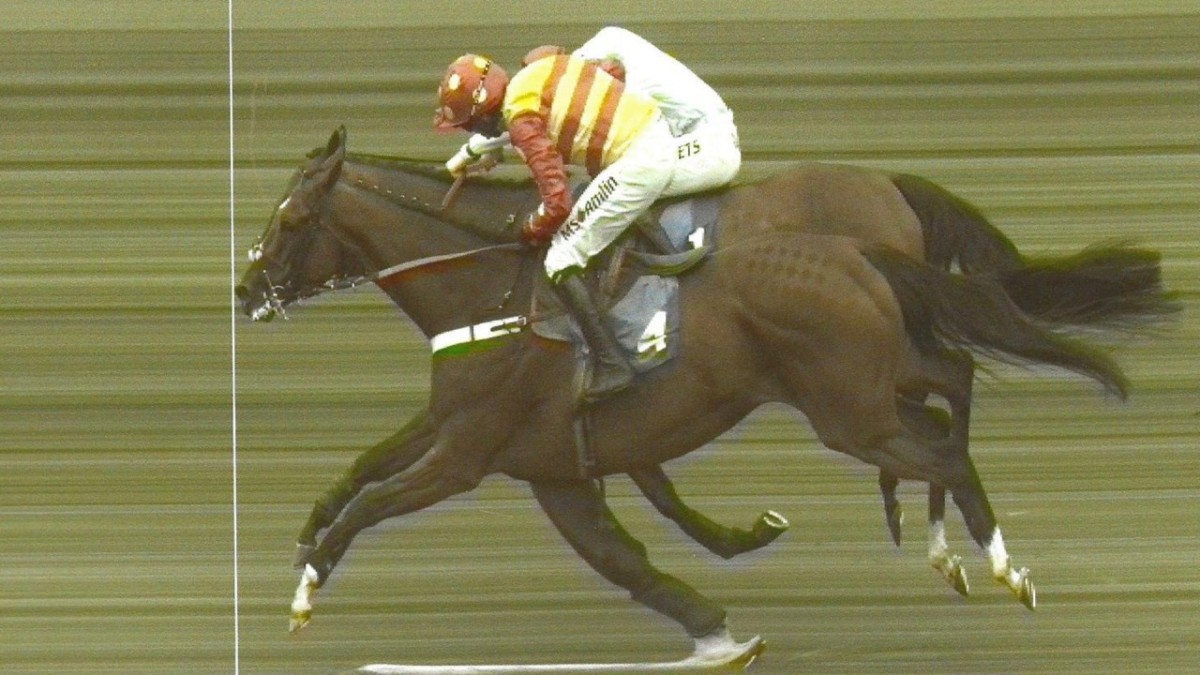 What happens in the event of deadheat?